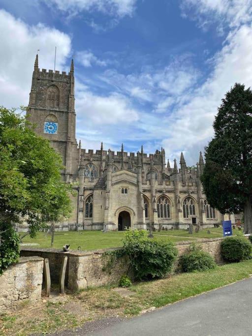 Larks Leaze Lodge, Steeple Ashton, Wiltshire Trowbridge Exterior photo