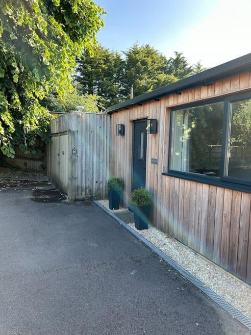 Larks Leaze Lodge, Steeple Ashton, Wiltshire Trowbridge Exterior photo